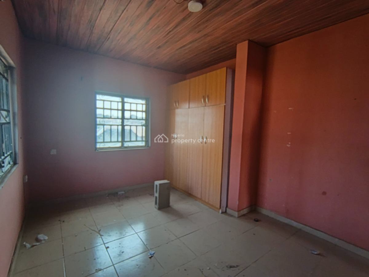 2 Bedrooms Flat, Awolowo Road, Ikorodu, Lagos, Flat / Apartment for Rent