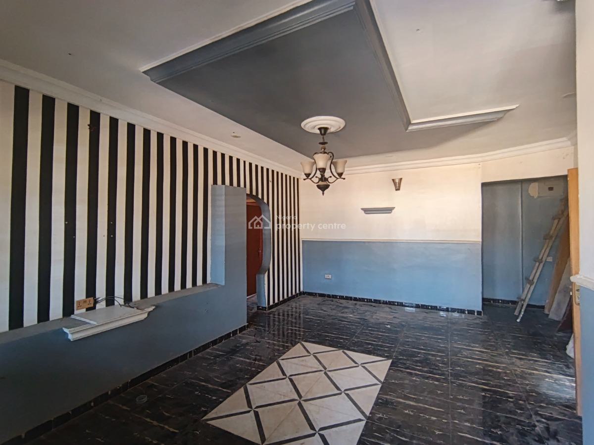 2 Bedrooms Flat, Awolowo Road, Ikorodu, Lagos, Flat / Apartment for Rent