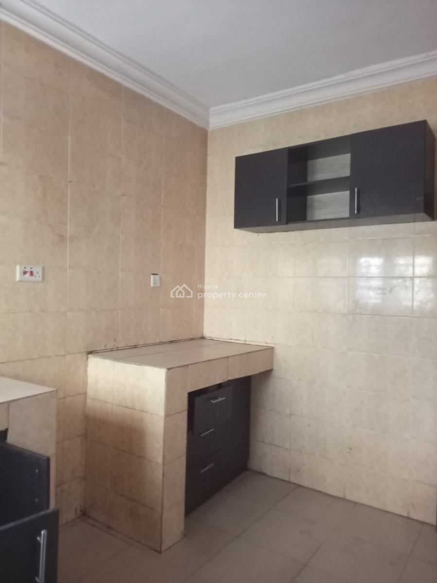Luxury Clean 2 Bedroom Upstairs, Asorock Bucknor Estate, Isolo, Lagos, Flat / Apartment for Rent