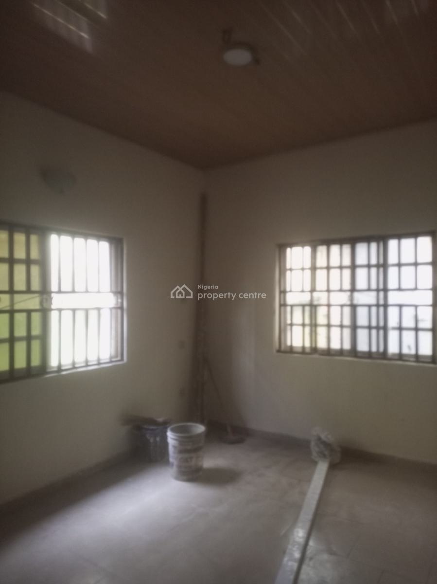 Luxury Clean 2 Bedrooms, Upstairs, Aso Rock, Bucknor Estate, Isolo, Lagos, Flat / Apartment for Rent