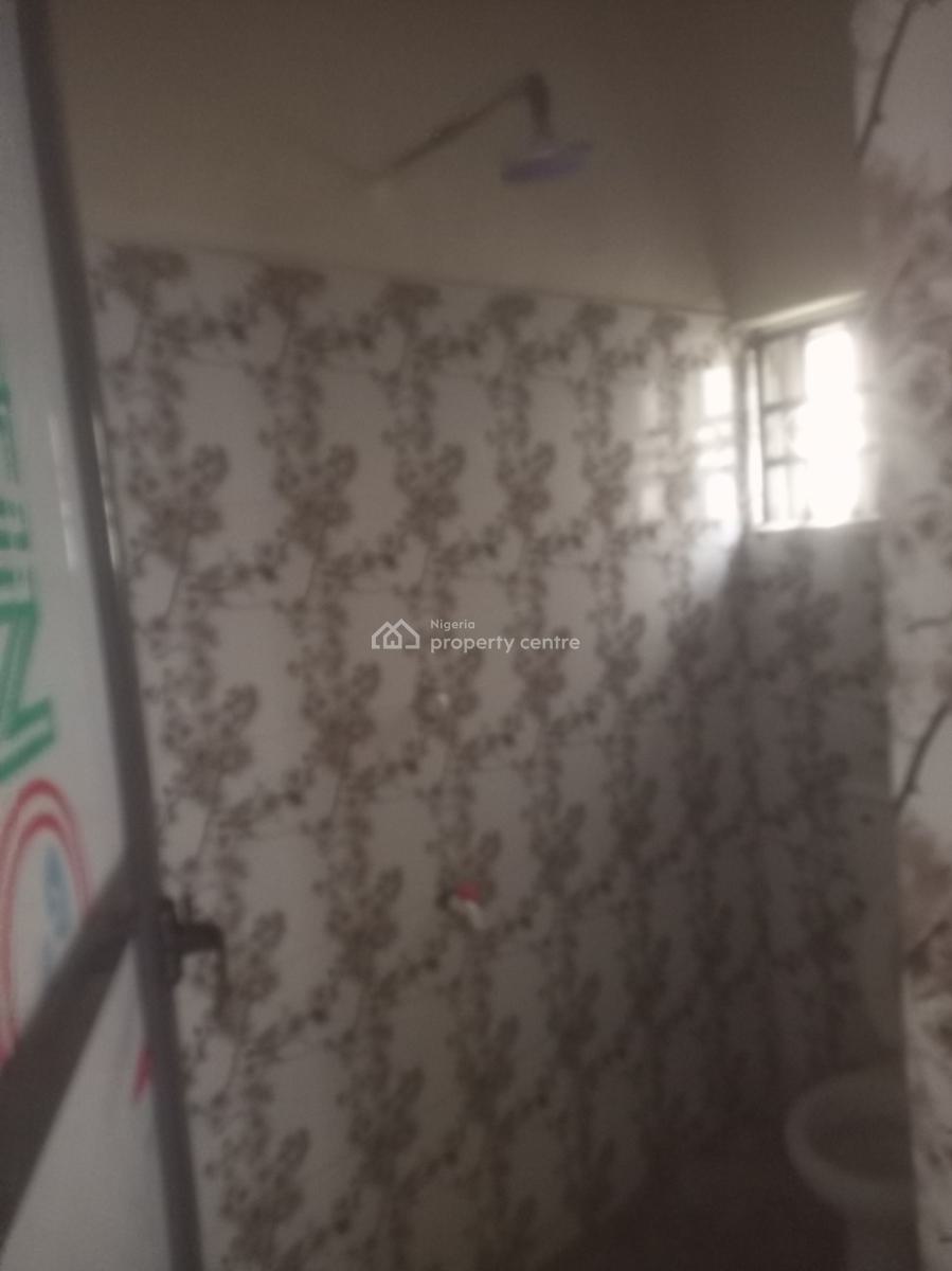 Luxury Clean 2 Bedrooms, Upstairs, Aso Rock, Bucknor Estate, Isolo, Lagos, Flat / Apartment for Rent
