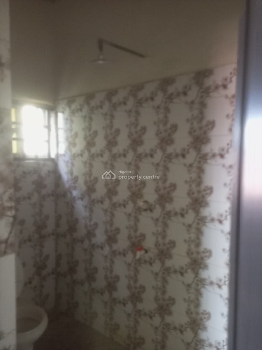 Luxury Clean 2 Bedrooms, Upstairs, Aso Rock, Bucknor Estate, Isolo, Lagos, Flat / Apartment for Rent