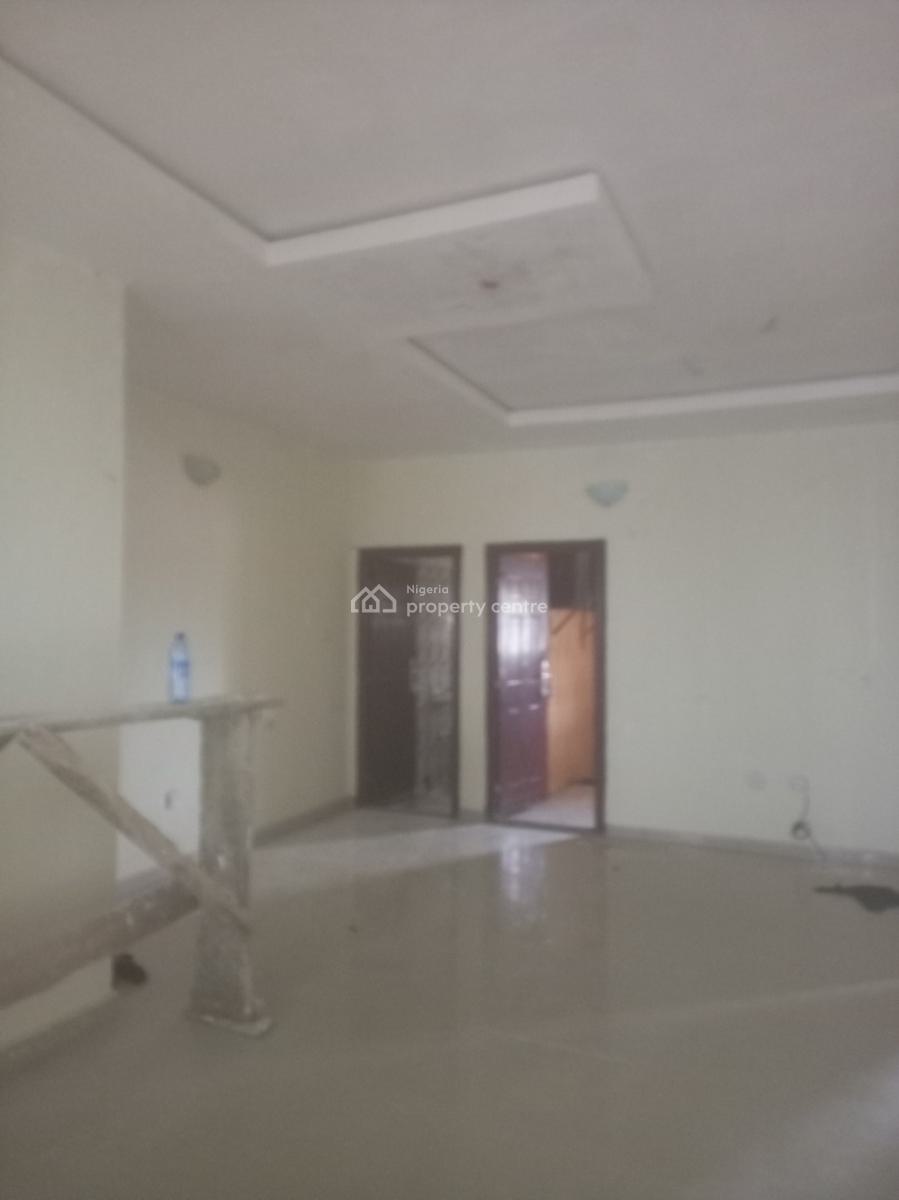 Luxury Clean 2 Bedrooms, Upstairs, Aso Rock, Bucknor Estate, Isolo, Lagos, Flat / Apartment for Rent