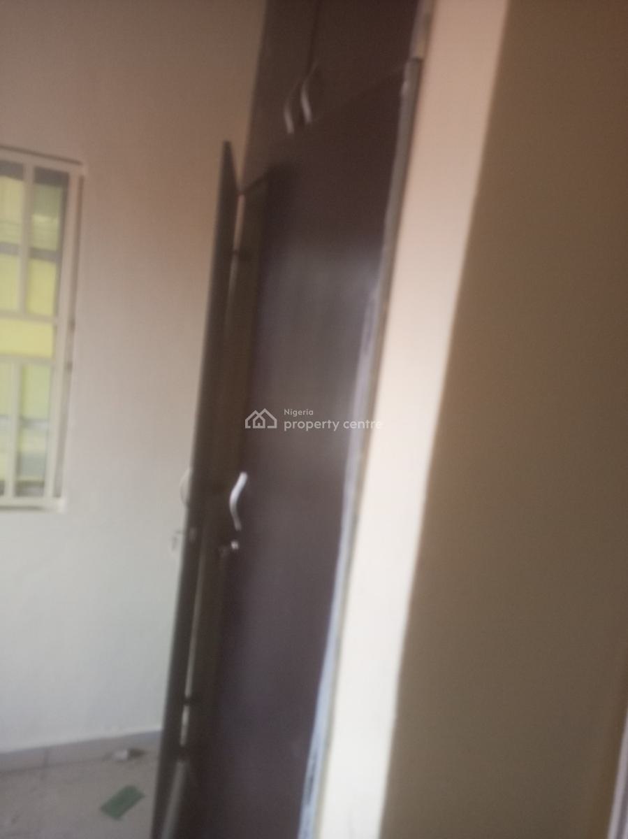 Luxury Clean 2 Bedrooms, Upstairs, Aso Rock, Bucknor Estate, Isolo, Lagos, Flat / Apartment for Rent