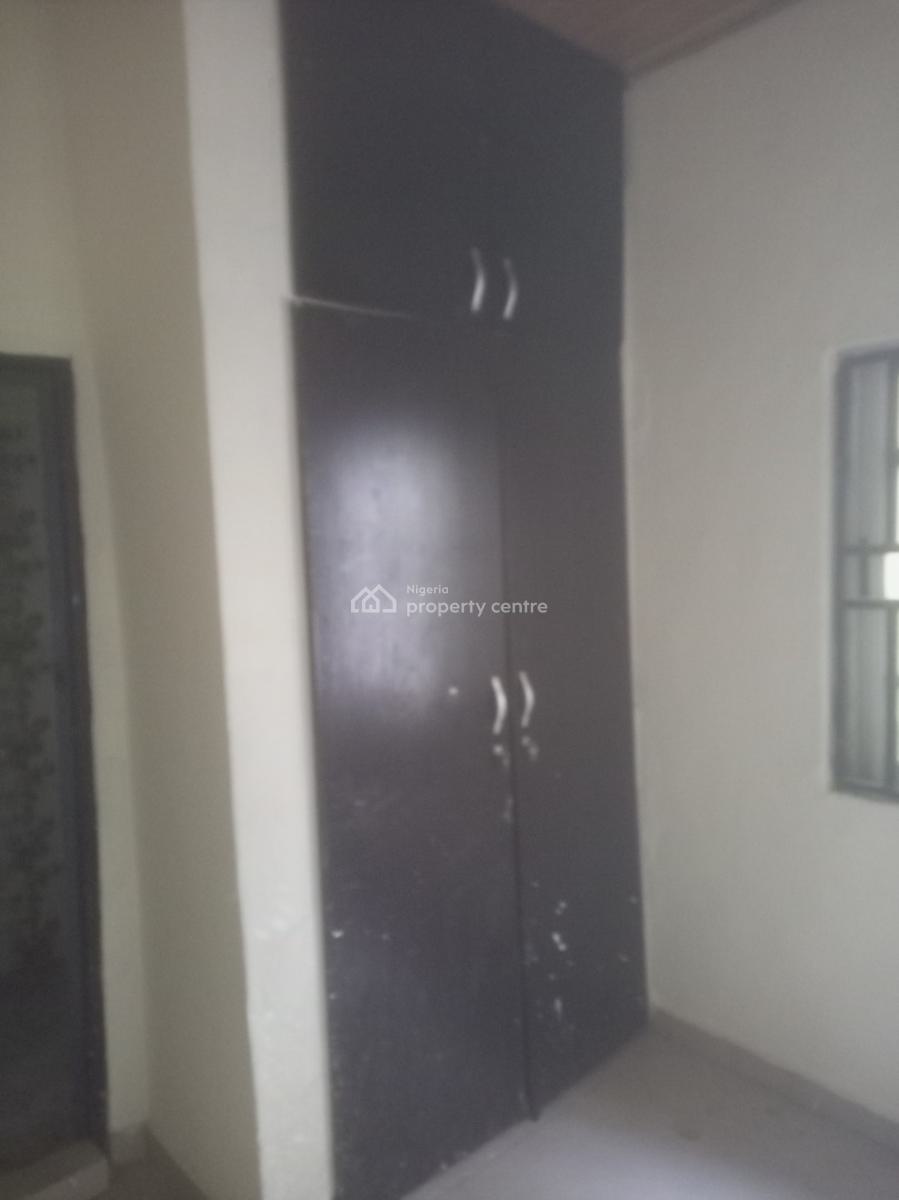 Luxury Clean 2 Bedrooms, Upstairs, Aso Rock, Bucknor Estate, Isolo, Lagos, Flat / Apartment for Rent