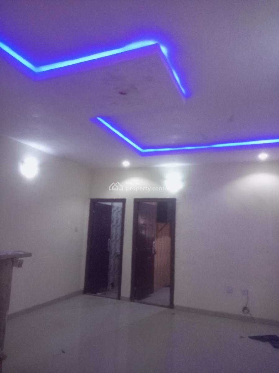 Luxury Clean 2 Bedrooms, Upstairs, Aso Rock, Bucknor Estate, Isolo, Lagos, Flat / Apartment for Rent