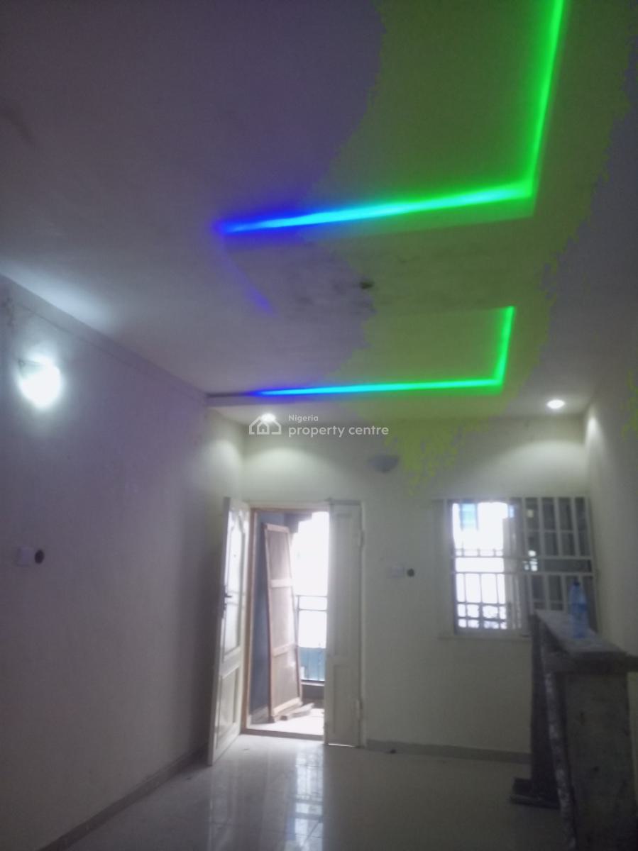 Luxury Clean 2 Bedrooms, Upstairs, Aso Rock, Bucknor Estate, Isolo, Lagos, Flat / Apartment for Rent