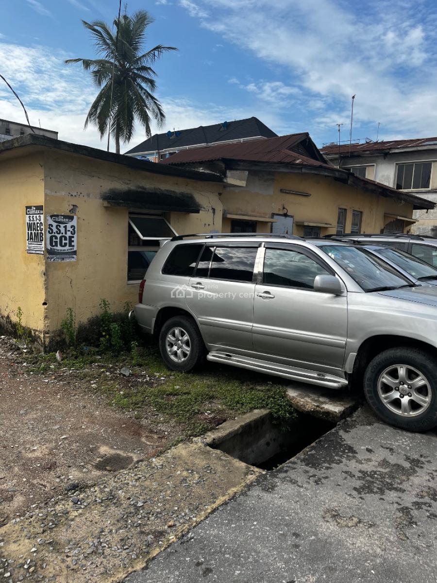 Old Bungalow on 700sqm Available, Randle, Surulere, Lagos, House for Sale