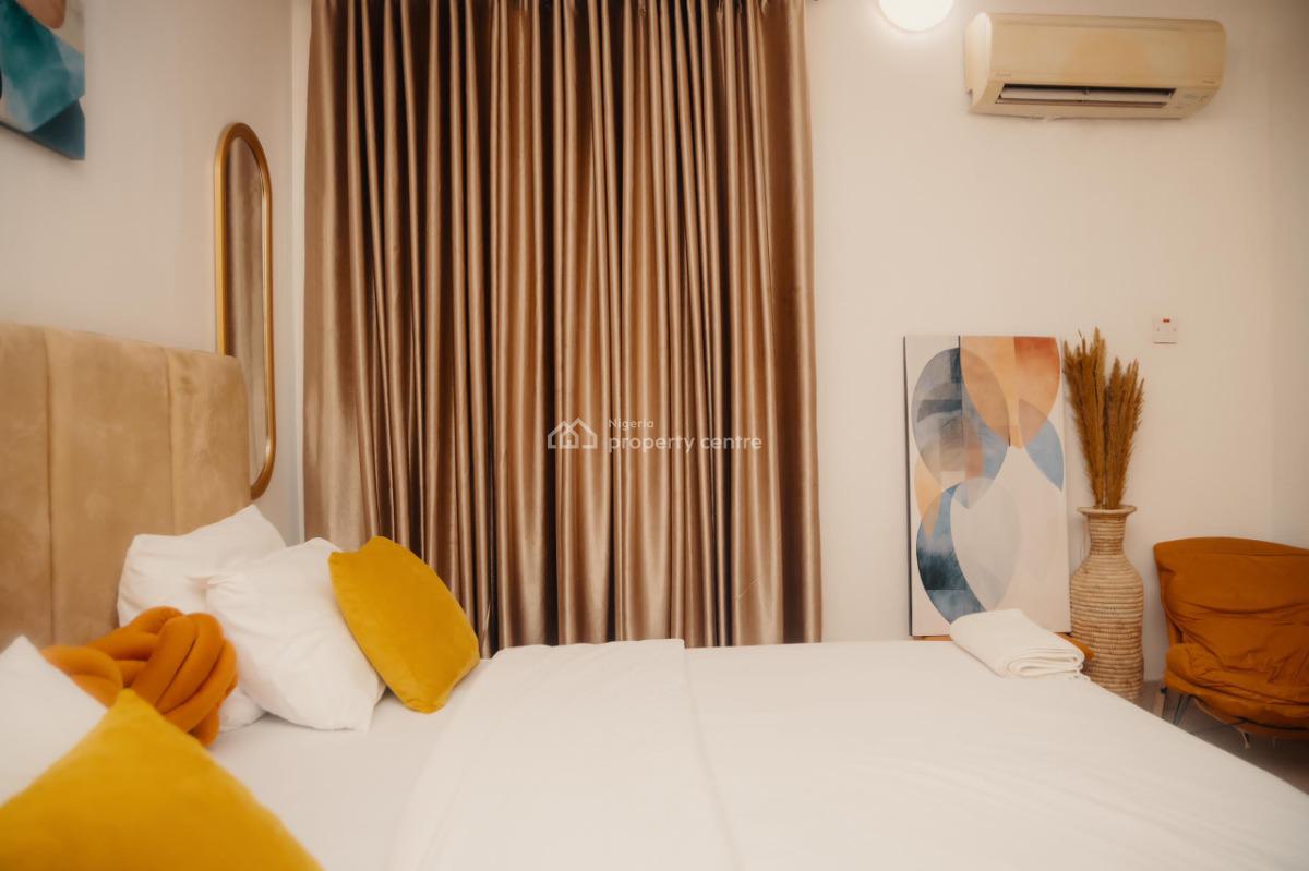 Stunning and Colorful Monthly Home, Off Admiralty Way, Lekki Phase 1, Lekki, Lagos, Flat / Apartment Short Let