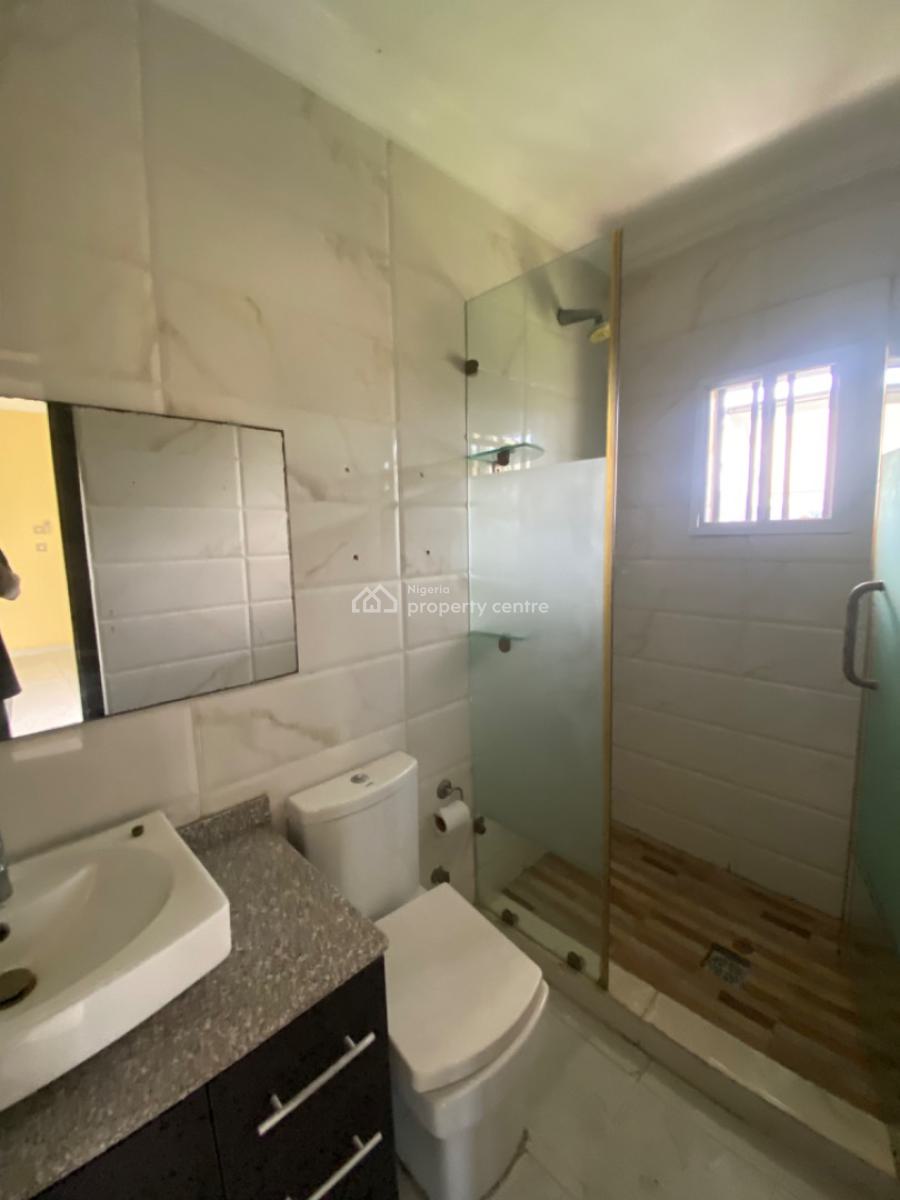 Very Sweet and Lovable Luxurious Well Maintained 3 Bedrooms, Canal West Axis, Osapa, Lekki, Lagos, Flat / Apartment for Rent