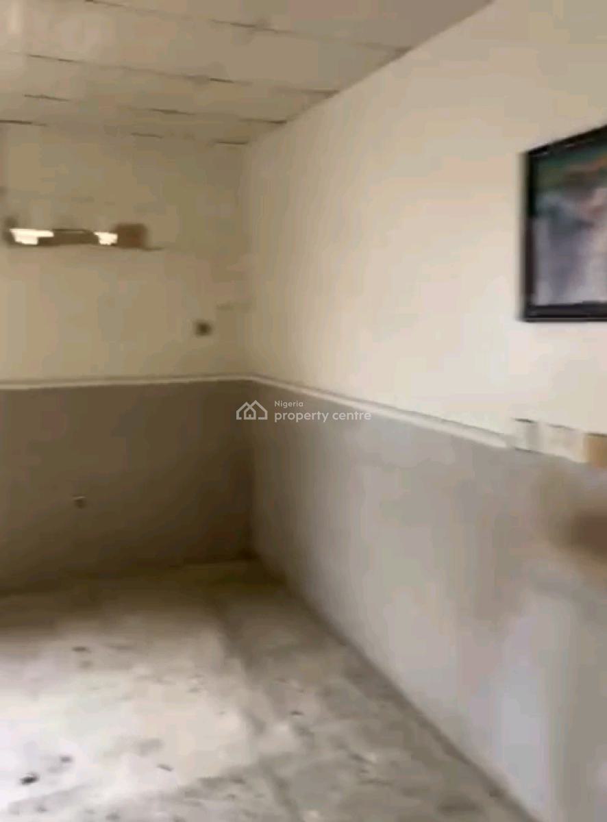Decent 3 Bedroom Up Flat, Medina Estate, Medina, Gbagada, Lagos, Flat / Apartment for Rent
