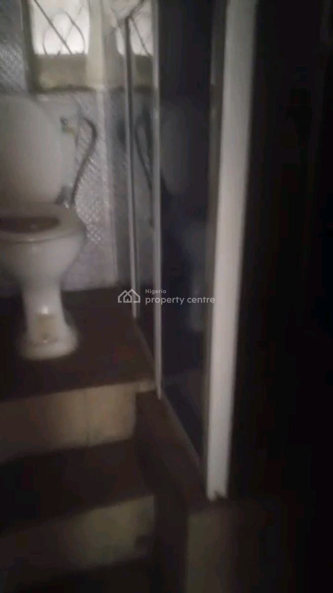 Standard 2 Bedroom Apartment, Oyadiran Estate, Sabo, Yaba, Lagos, Flat / Apartment for Rent