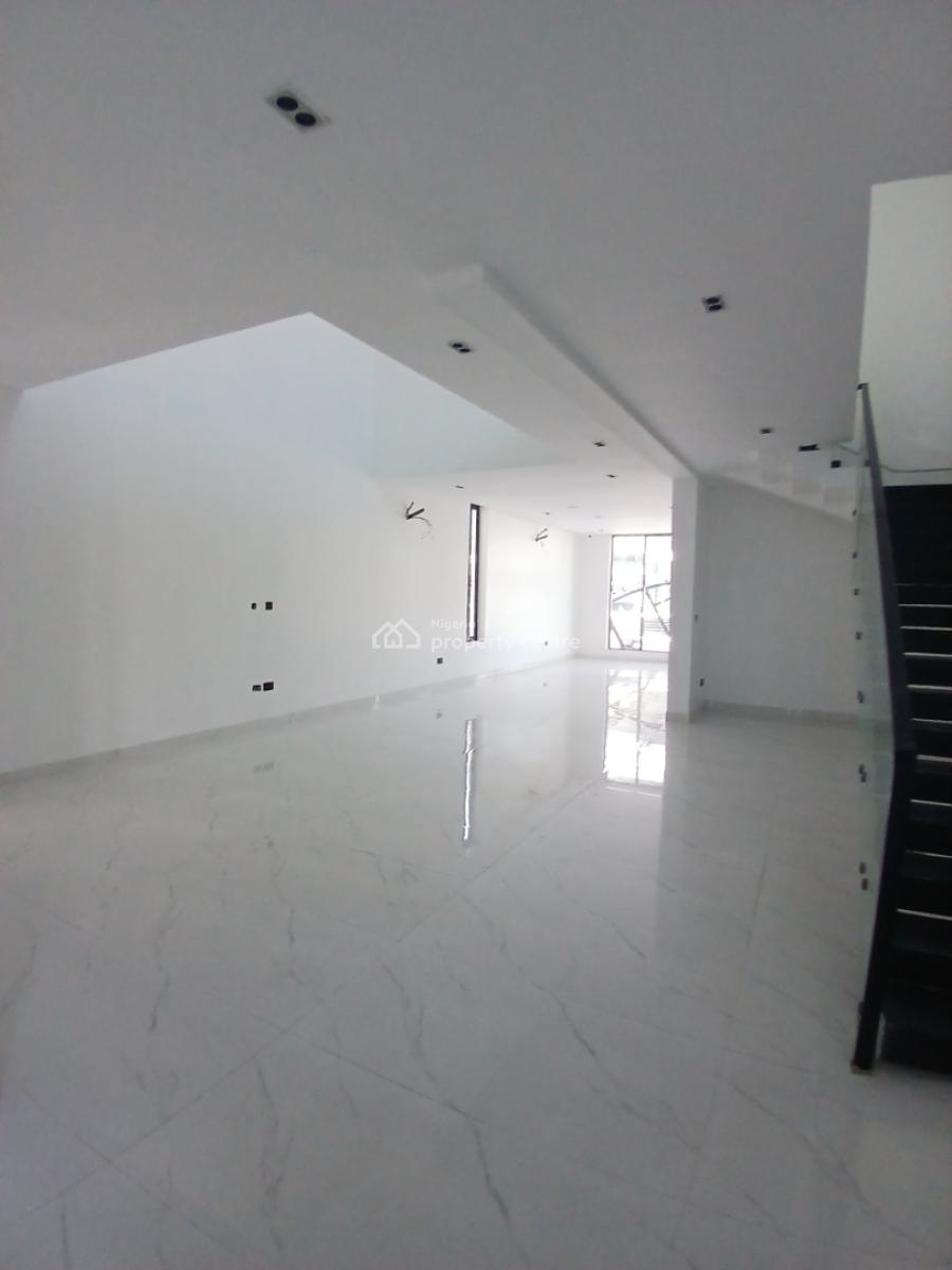 Exquisitely Detailed 5 Bedrooms Mansion, Ikota, Lekki, Lagos, Detached Duplex for Sale