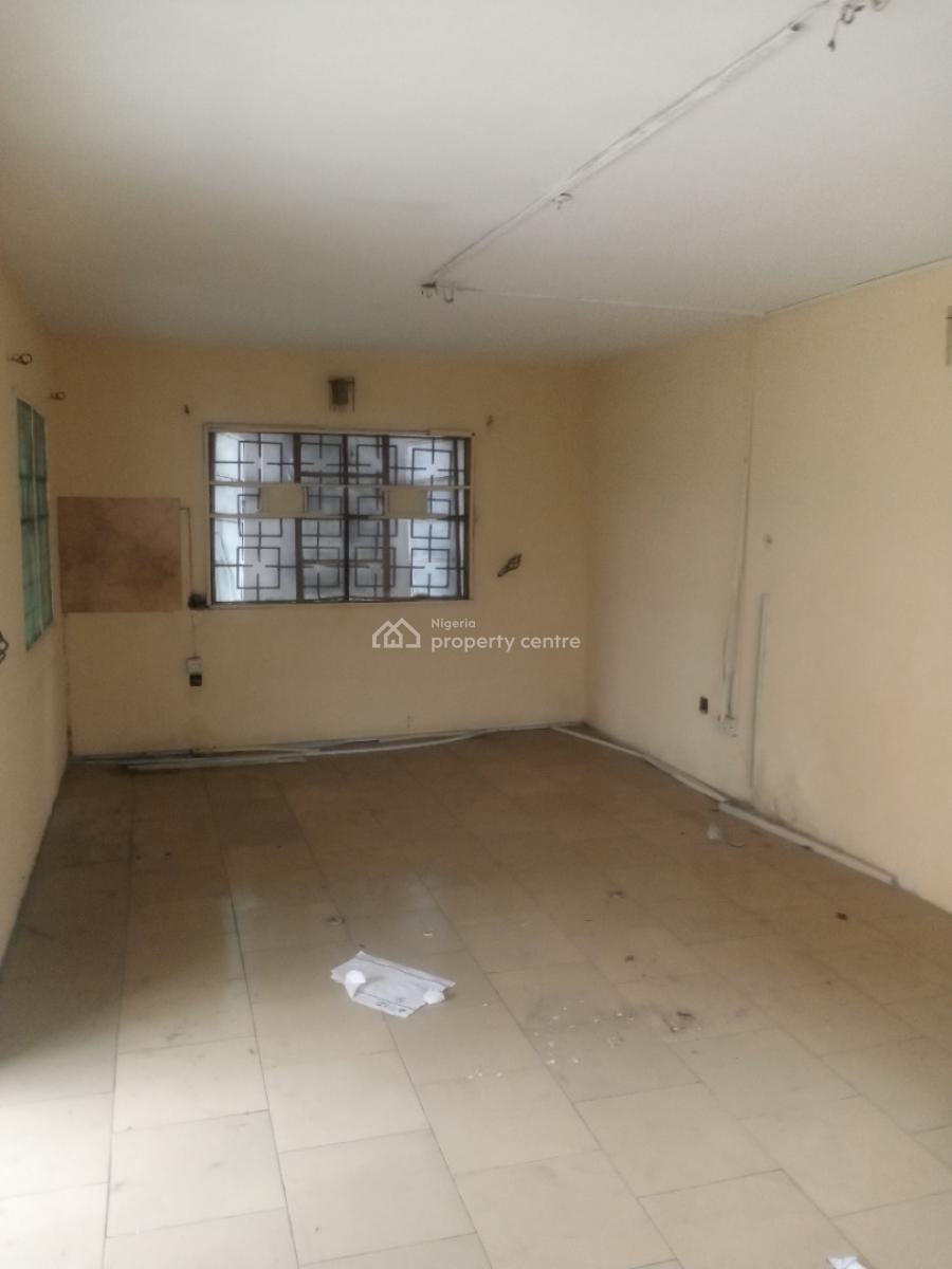 3bedroom, Off Shake Crescent, Aguda, Surulere, Lagos, Flat / Apartment for Rent