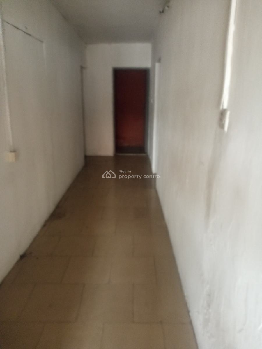 3bedroom, Off Shake Crescent, Aguda, Surulere, Lagos, Flat / Apartment for Rent