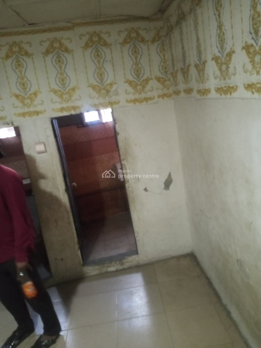 Room Self, Aguda, Surulere, Lagos, Self Contain (single Rooms) for Rent