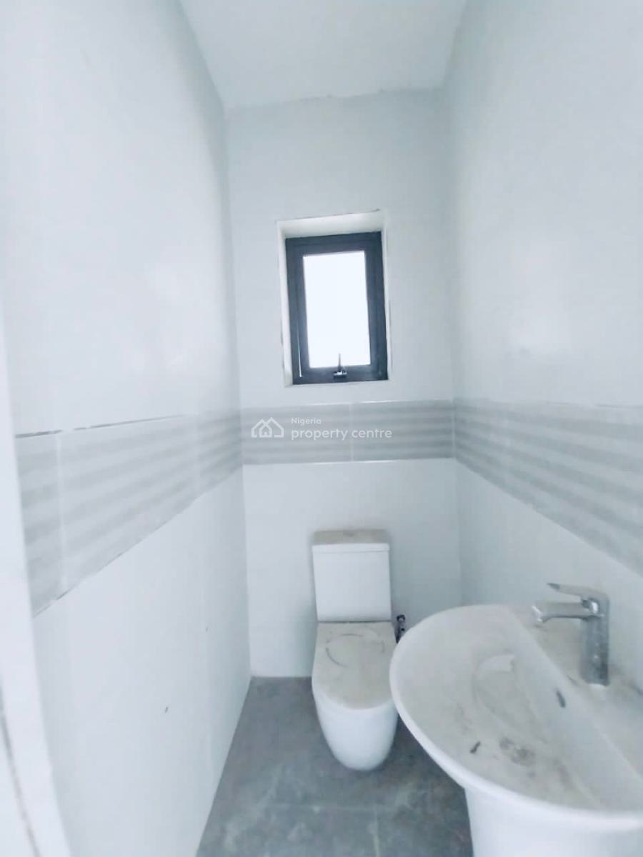 Fantastic 4 Bedroom Terrace Duplex, Osapa, Lekki, Lagos, Terraced Duplex for Sale