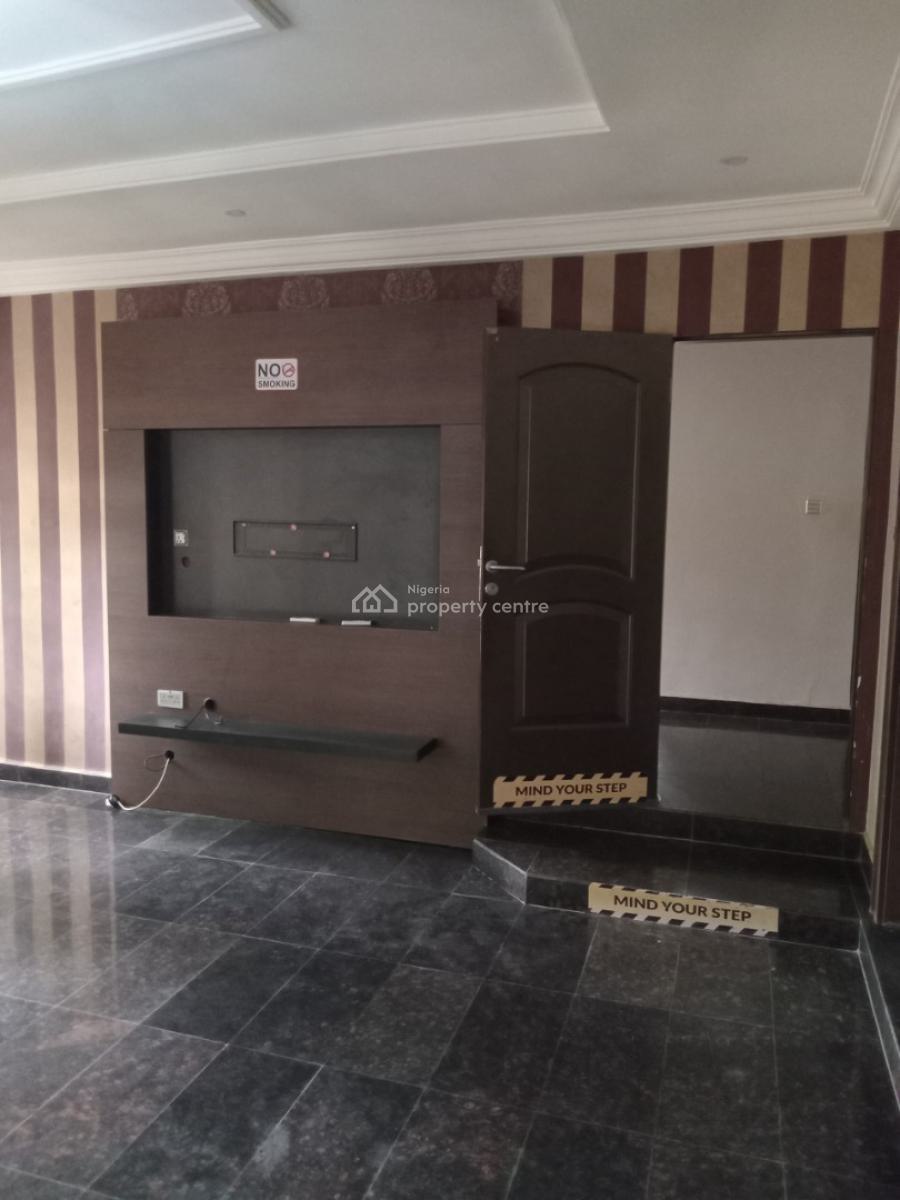 Spacious Serviced 6 Bedrooms Fully Detached + Units of Room Bq + Acs + Gen., Wuse 2, Abuja, Detached Duplex for Rent