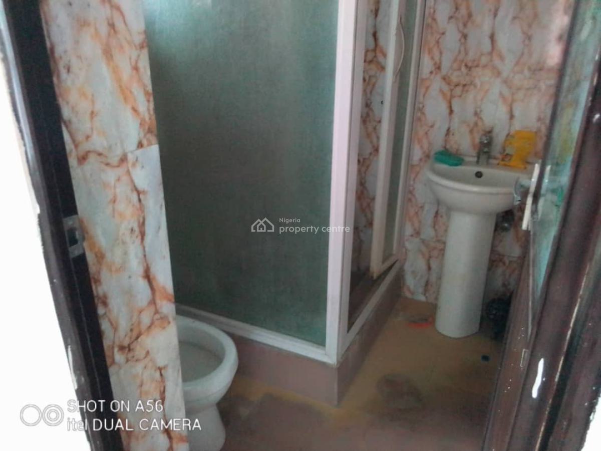 2 Bedroom Flat Upstairs Bring Your Generator, Jakande, Lekki, Lagos, Flat / Apartment for Rent