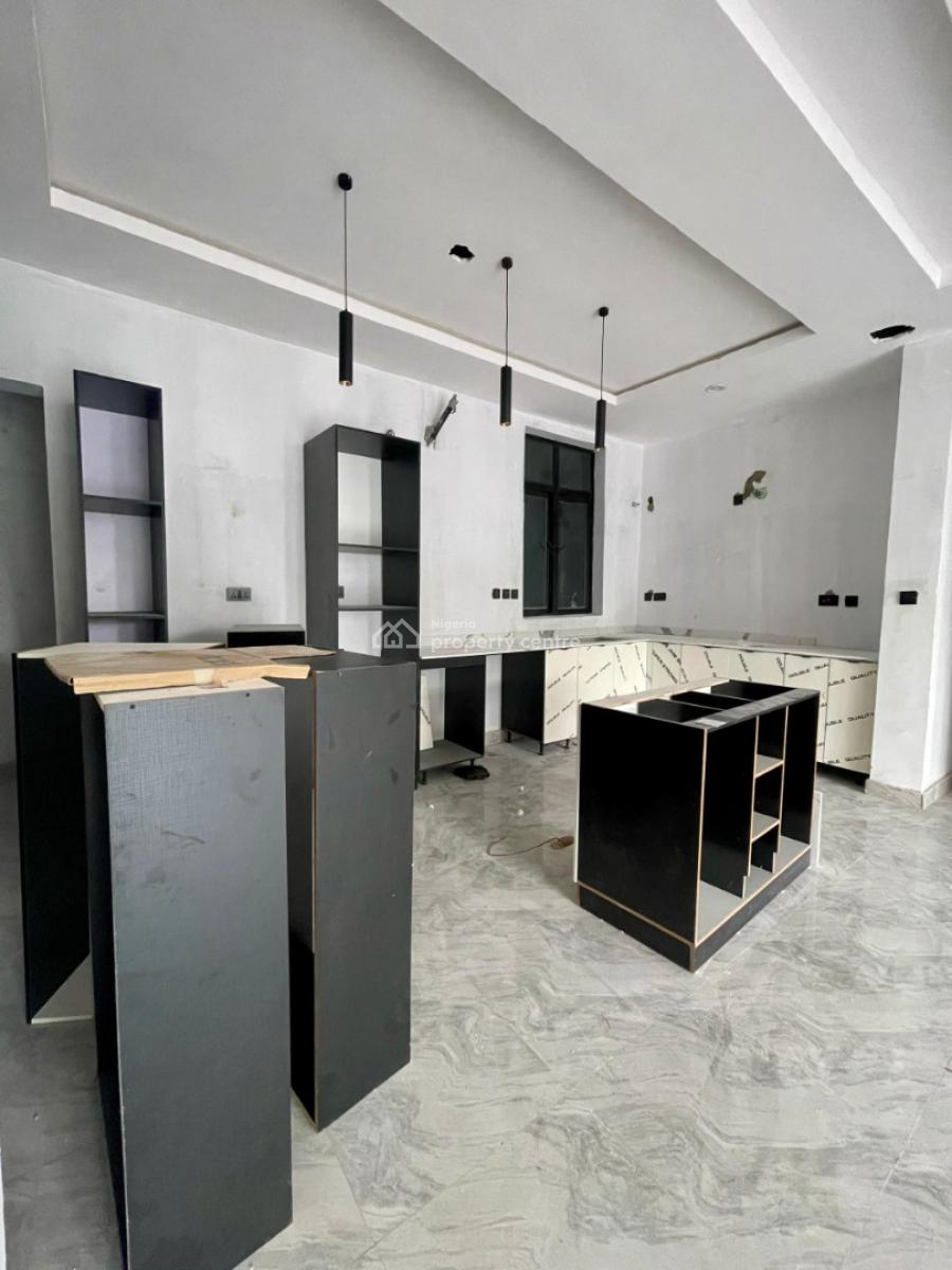 2 Bedroom Apartment with Gym, Swimming Pool & Elevator, Ikota, Lekki, Lagos, Flat / Apartment for Sale