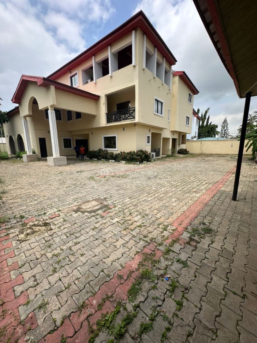Gallantly Built 7 Bedrooms Serviced Detached Duplex, 3 Bedrooms Chalet, Maitama District, Abuja, Detached Duplex for Rent