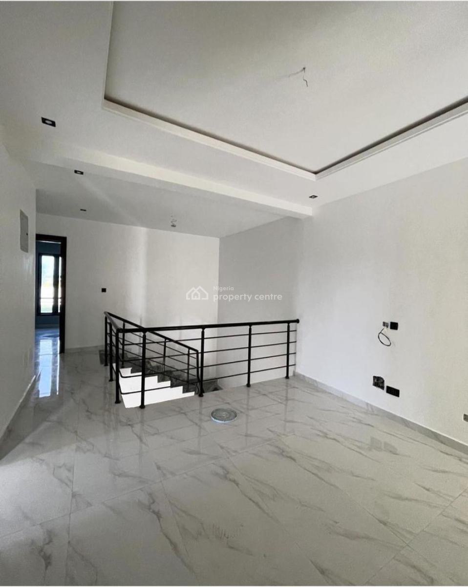 2 Bedroom Penthouse with Bq. Pool and Gym, Lekki Phase 1, Lekki, Lagos, Flat / Apartment for Sale