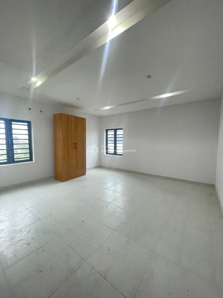 2 Bedroom Apartment with Pool and Elevator, Lekki Phase 1, Lekki, Lagos, Flat / Apartment for Sale