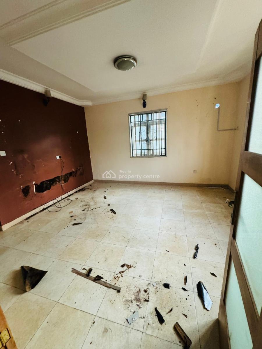 Nicely Built 5 Bedroom Detached Home Plus 2 Room Bq, Spaciously Built Home with Bq in a Well Secured Estate, Gra Phase 2, Magodo, Lagos, Detached Duplex for Sale