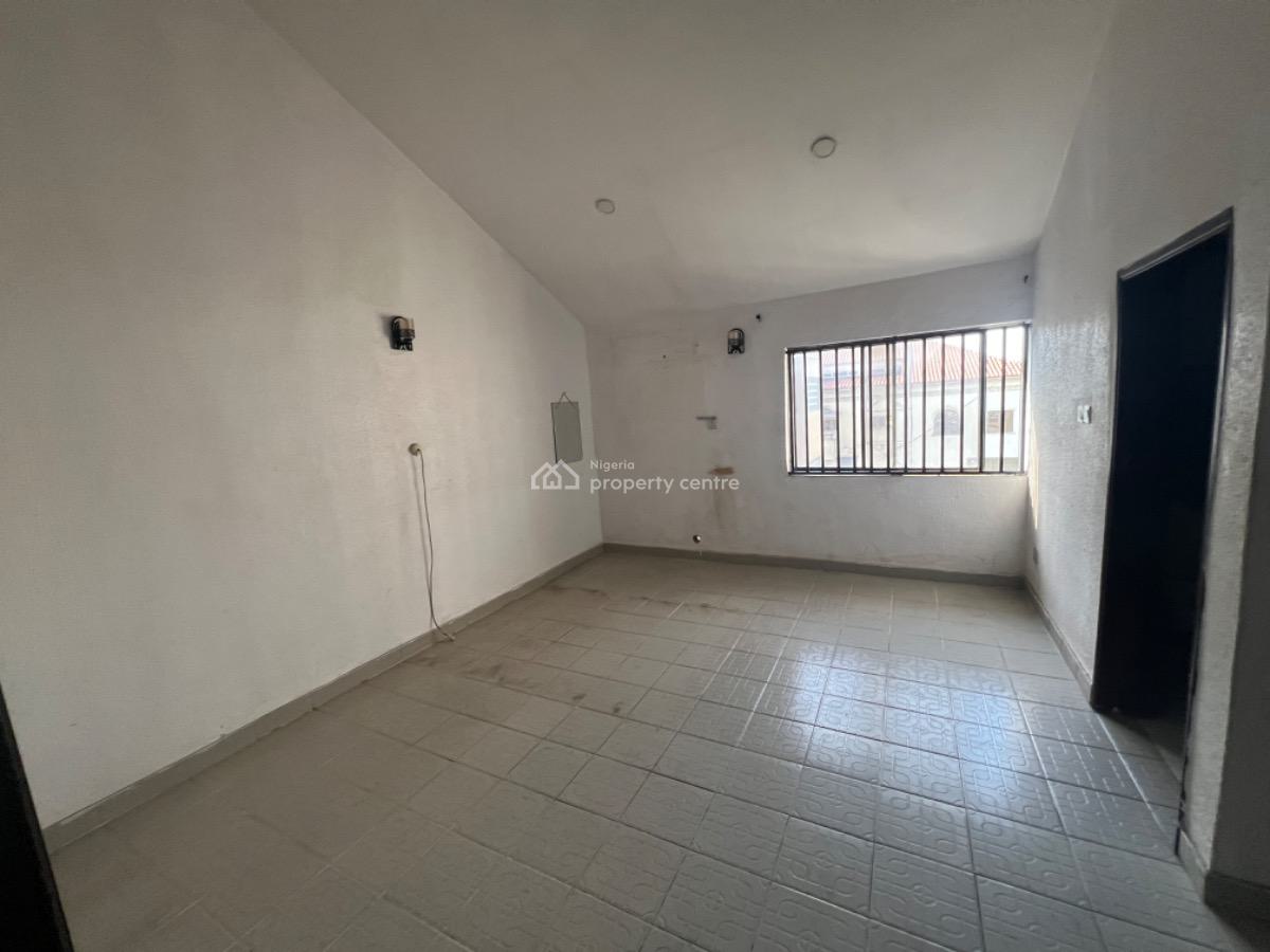 Standard 3 Bedroom Penthouse, Lekki Phase 1 Proper, Lekki, Lagos, Flat / Apartment for Rent