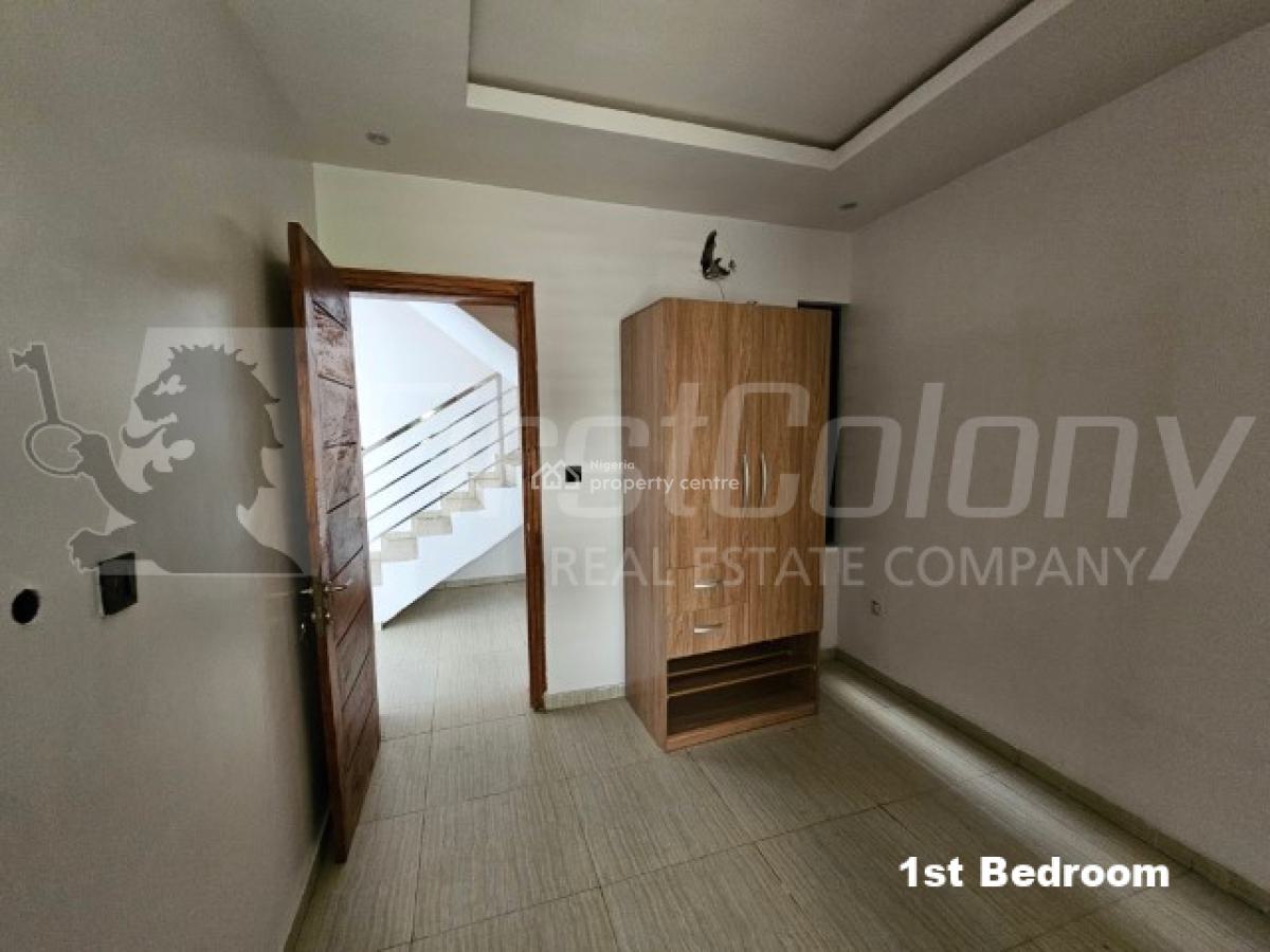 Well-maintained 4 Bedroom Maisonette with Essential Facilities, Ikoyi, Lagos, Flat / Apartment for Sale