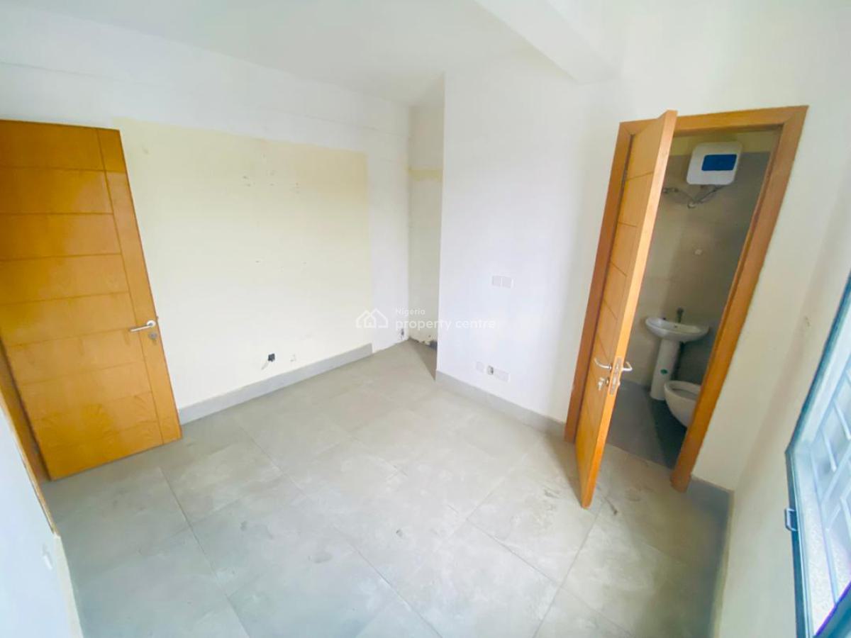 Service 3bedroom Apartment with Bq at, Main Lekki Phase 1, Lekki Phase 1, Lekki, Lagos, Block of Flats for Sale