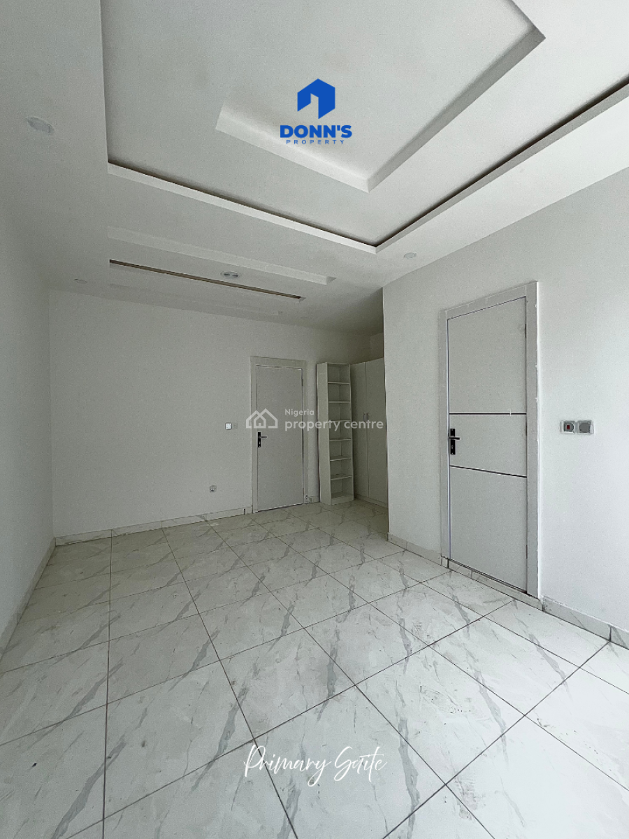 Executive 3-bedroom with Ample Space, Ikota Gra Extention, Ikota, Lekki, Lagos, Terraced Duplex for Sale