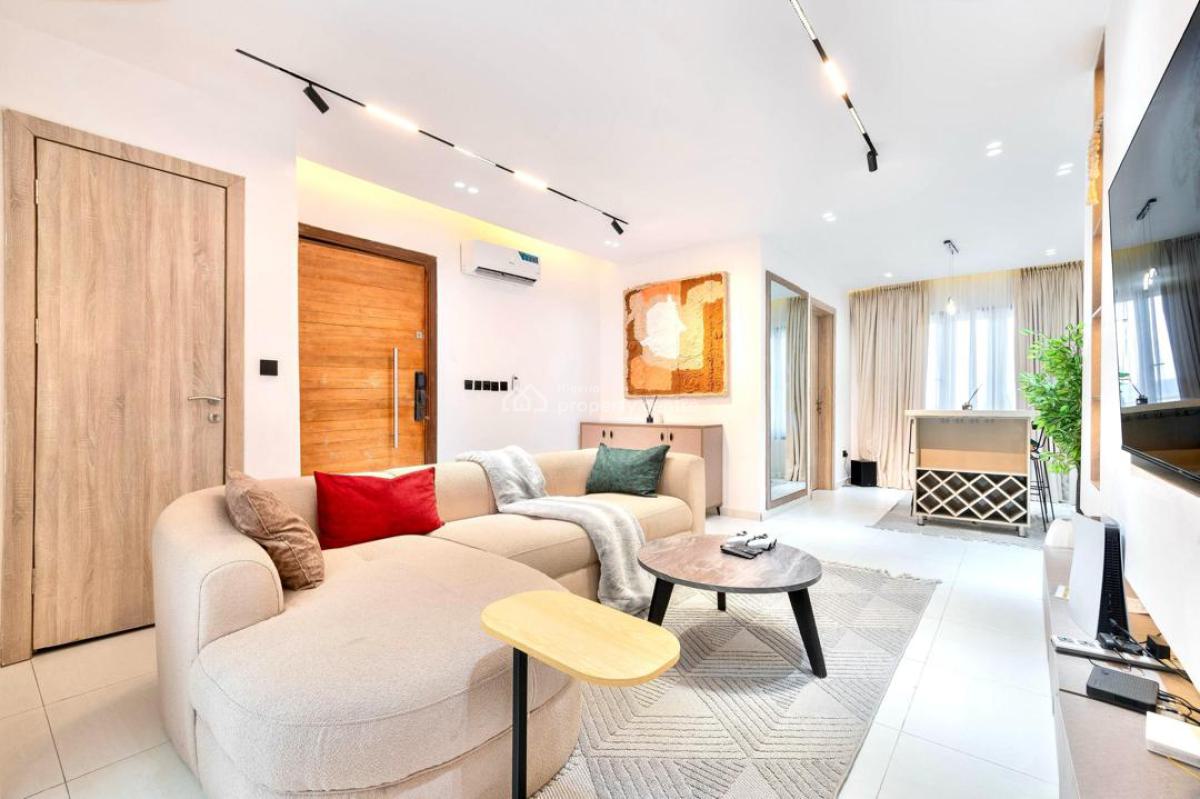 new Luxurious 3-bedroom Apartment, Lekki Phase 1, Lekki, Lagos, Flat / Apartment Short Let