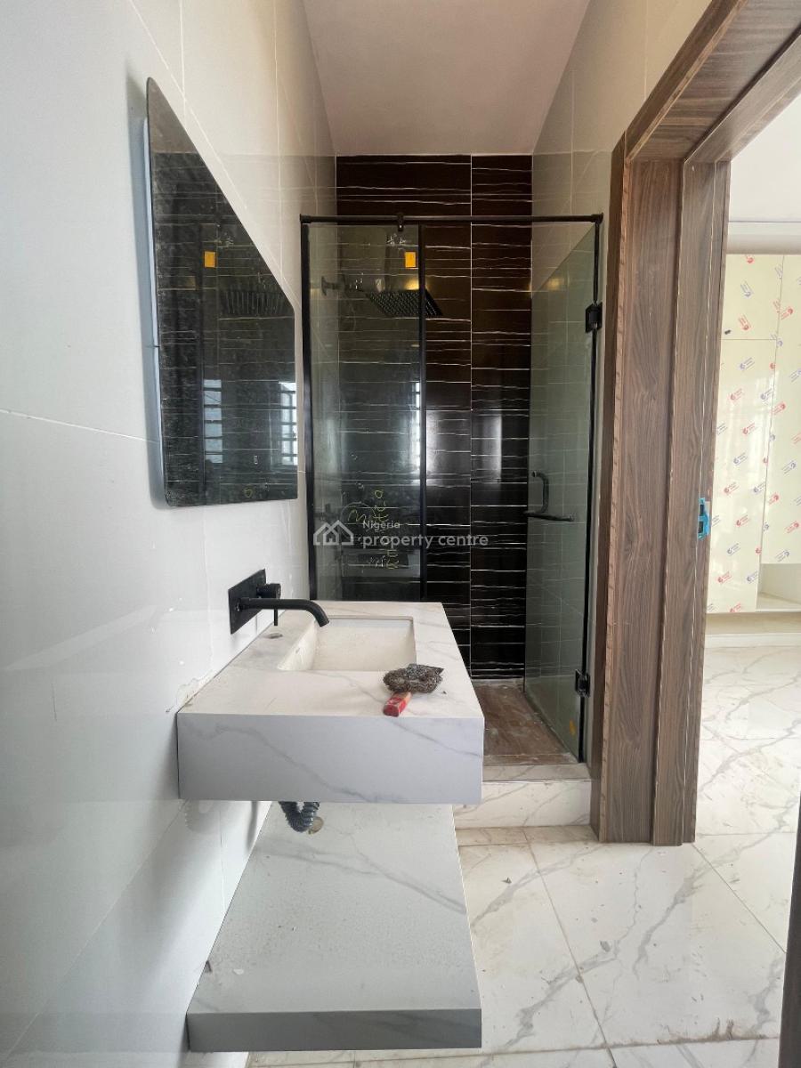 Elegant 2-bedroom Apartment with Pool & Elevator, Lekki Phase 1, Lekki, Lagos, Flat / Apartment for Sale