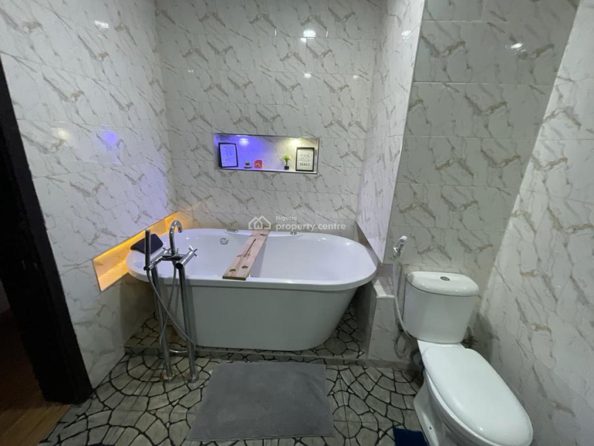 Elegant 3 Bedroom Apartment in a Beautiful Neighborhood, Off Admiralty Road, Lekki Phase 1, Lekki, Lagos, Flat / Apartment Short Let