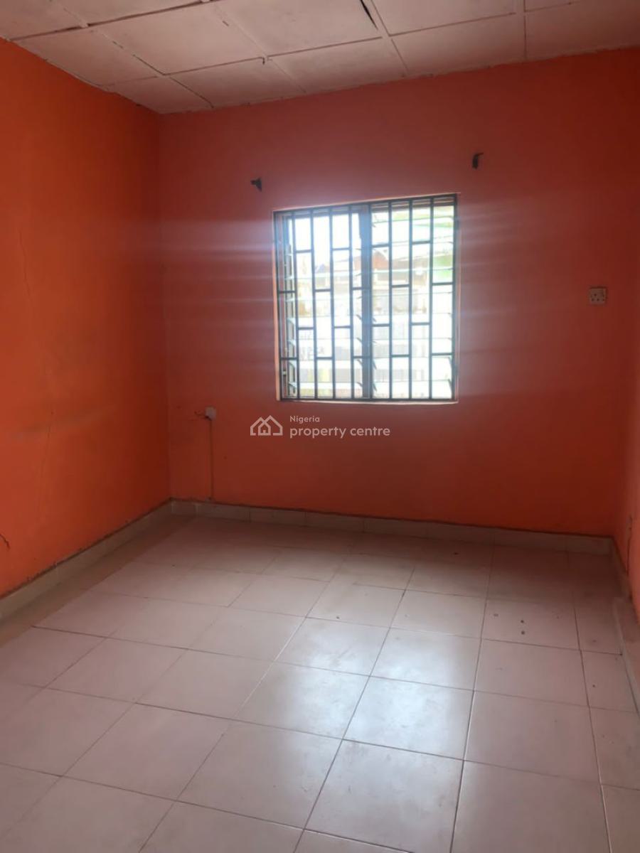 Executive Room Self Contain, Ebun Street,abule Oja, Abule Oja, Yaba, Lagos, Self Contain (single Rooms) for Rent