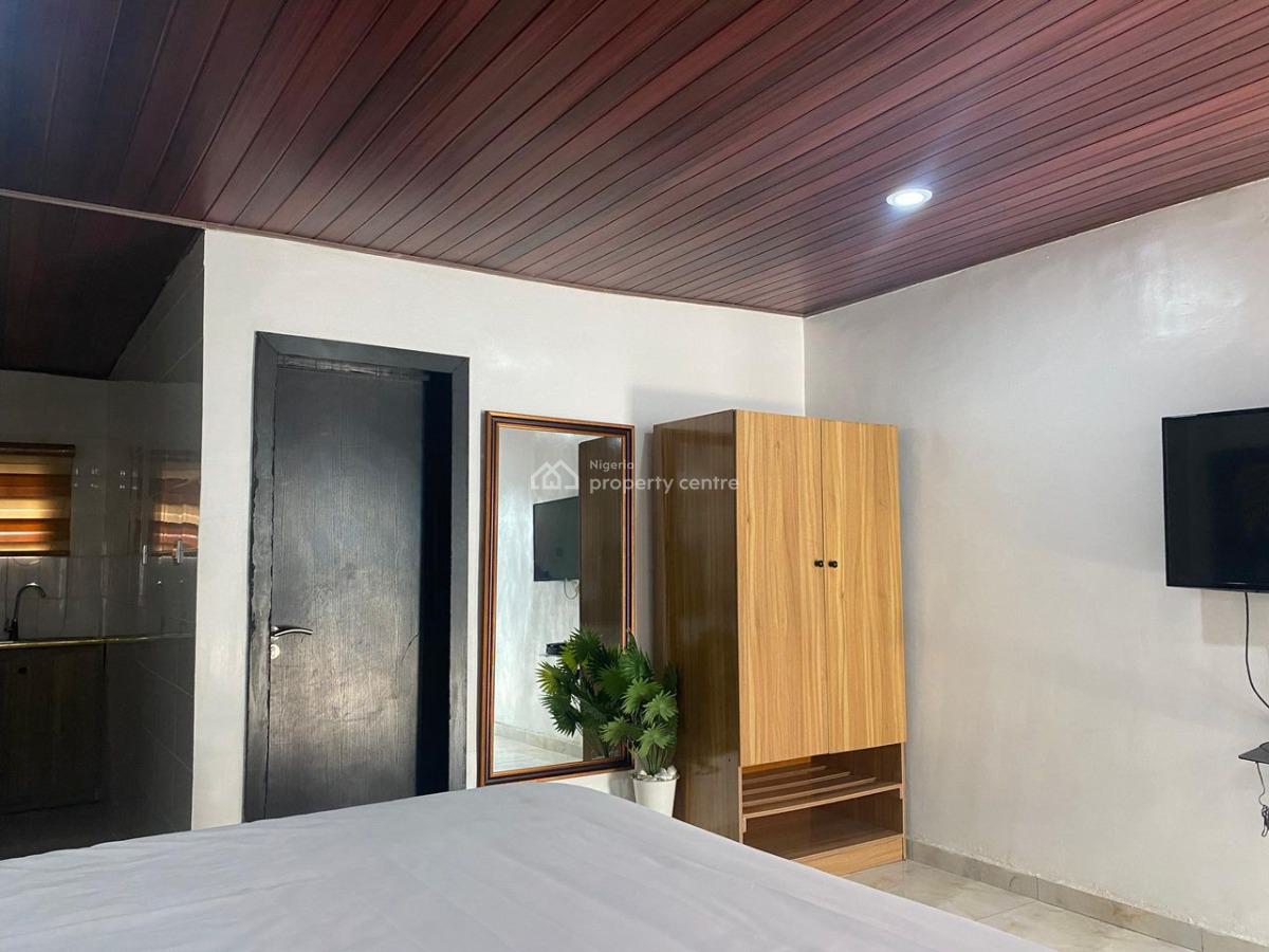 an Executive Self Contain with 24 Hours Power Supply and Security, Ikoyi, Lagos, Self Contain (single Rooms) for Rent