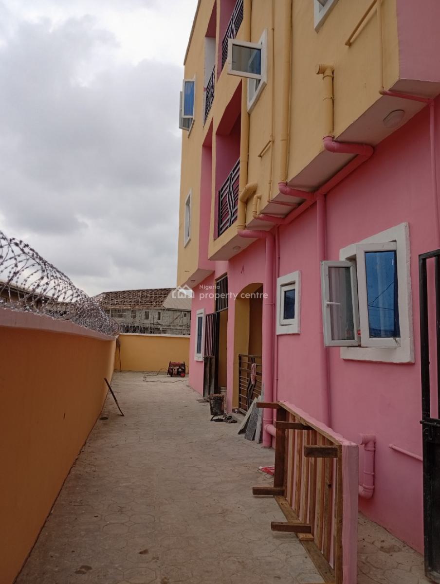 New Built 2 Bedroom Upstairs & Downstairs, Pop, Screeded Wall Prepaid, Off Estate Road Oyeshiku, Alapere, Ketu, Lagos, Flat / Apartment for Rent