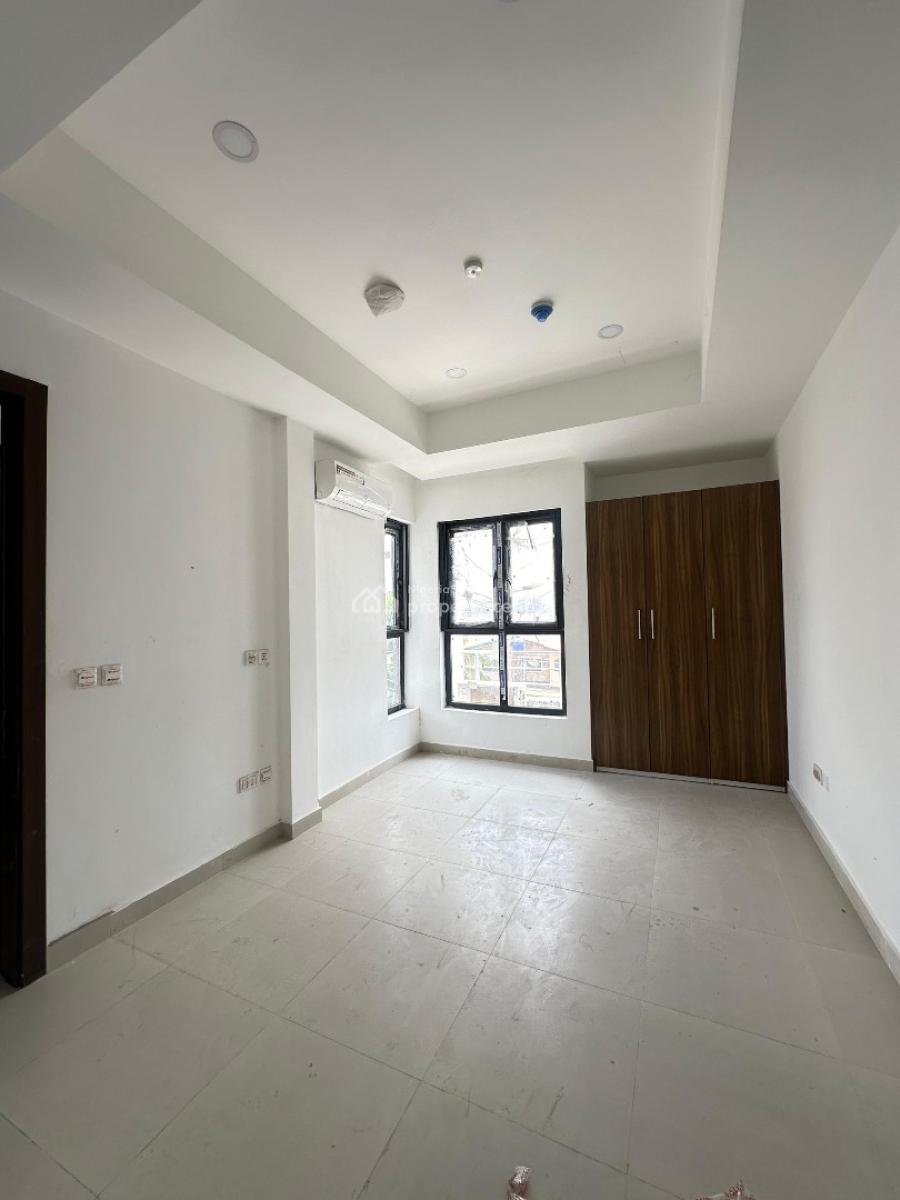Exquisite 3 Bedroom Apartment with Bq, Swimming Pool and Gym, Lekki Phase 1, Lekki, Lagos, Flat / Apartment for Sale