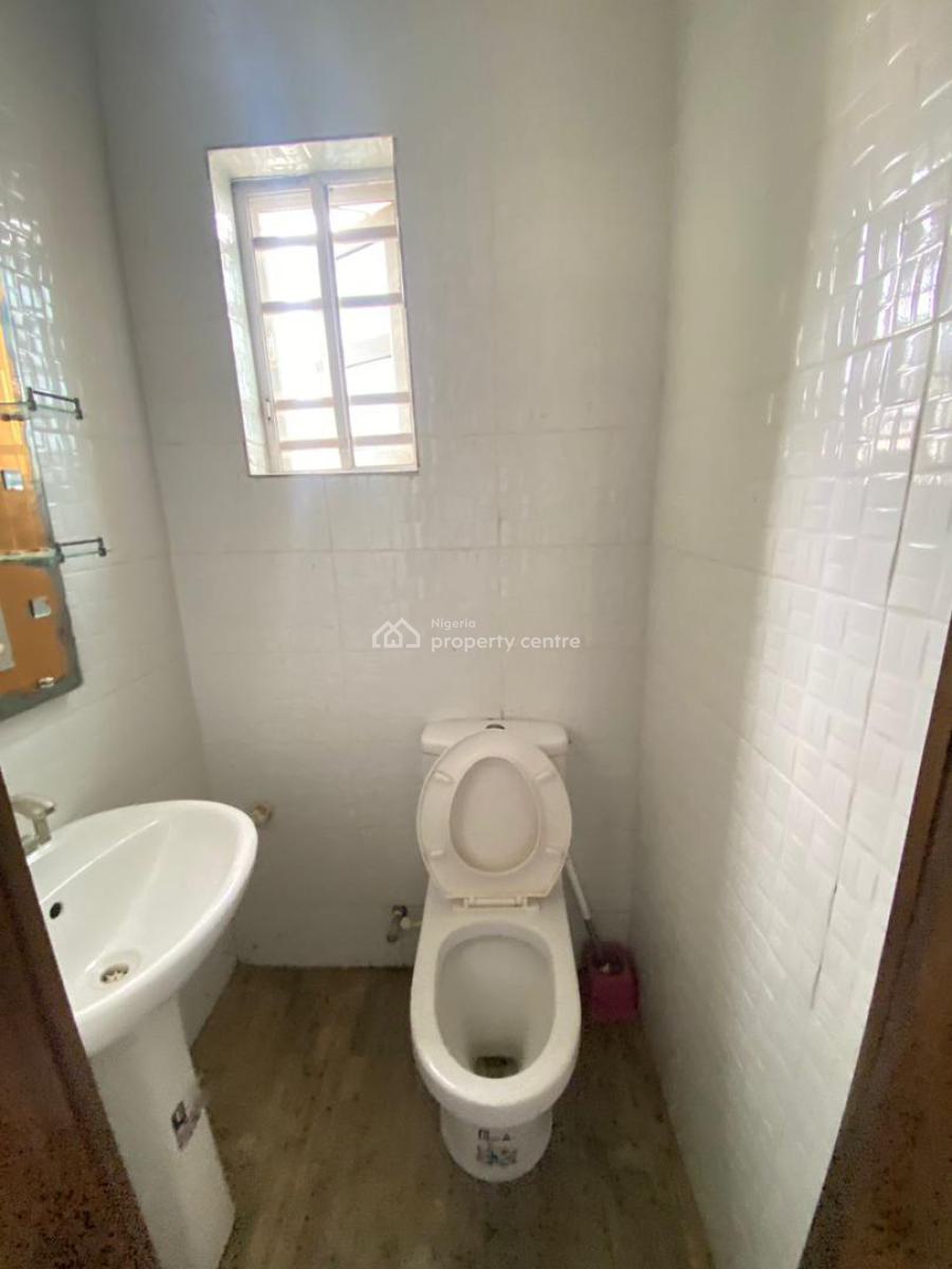 2bedroom Apartment in Ologolo, Ologolo, Lekki, Lekki, Lagos, Flat / Apartment for Rent
