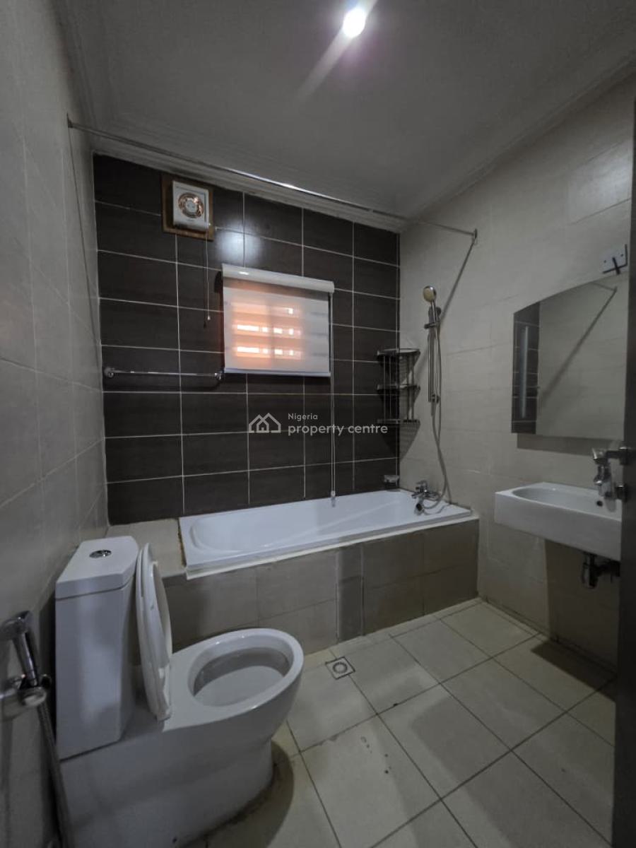 Luxury Spacious 3 Bedroom Service and Furnished Apartment, American International School, Durumi, Abuja, Flat / Apartment for Rent