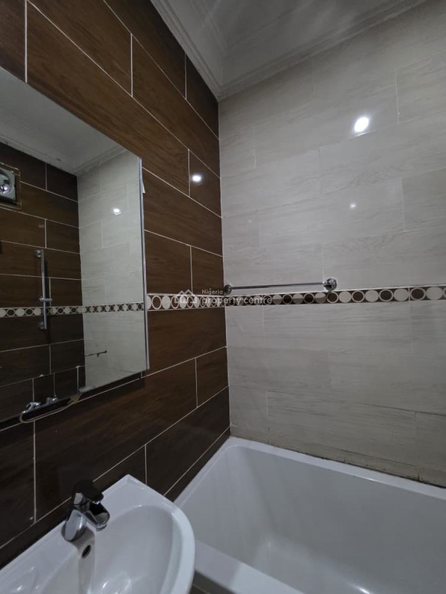 Luxury Spacious 3 Bedroom Service and Furnished Apartment, American International School, Durumi, Abuja, Flat / Apartment for Rent