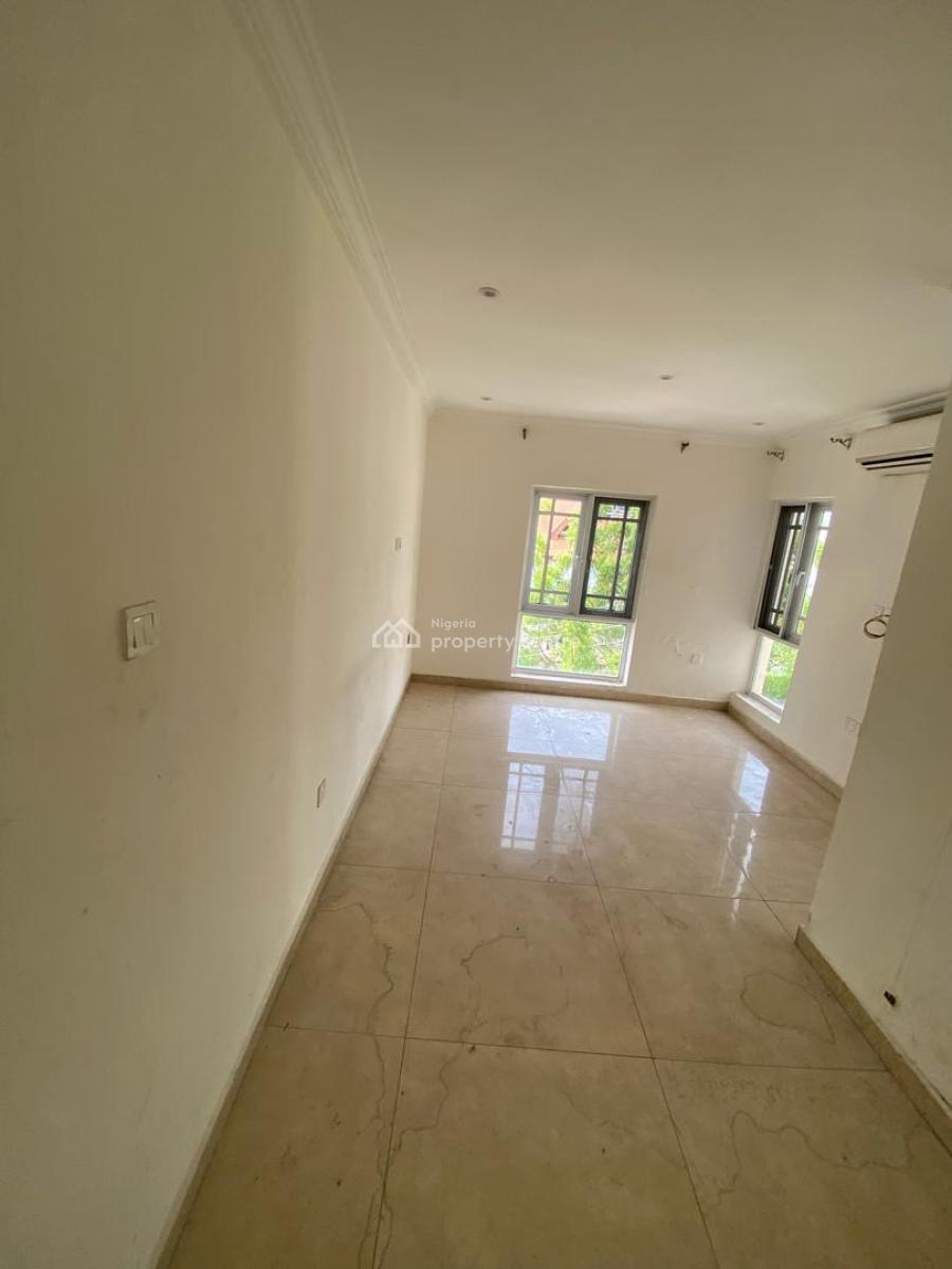 Luxury Service 3 Bedroom Apartment with Swimming Pool, Off Admiralty Road, Lekki Phase 1, Lekki, Lagos, Flat / Apartment for Rent