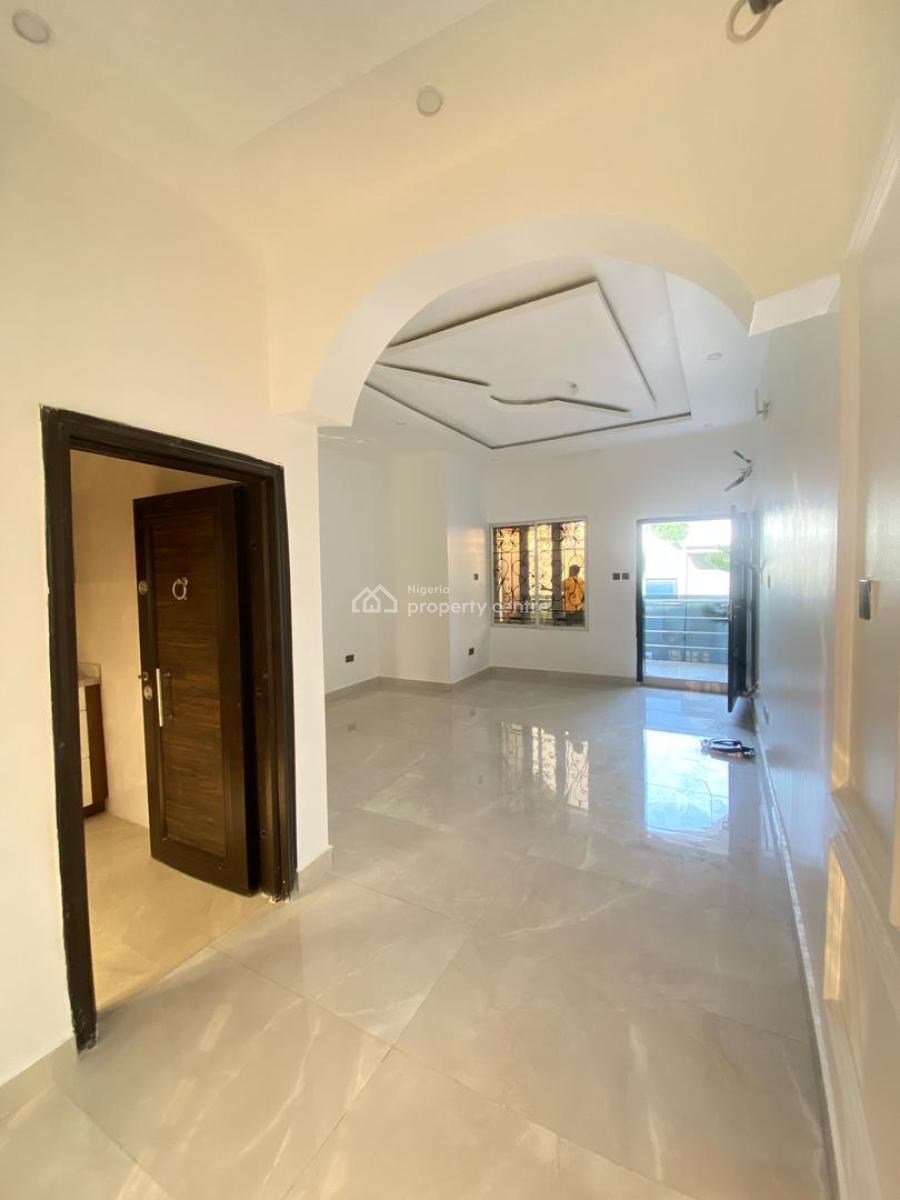 Newly Built 2 Bedroom Apartment (upstairs), Lekki Phase 1, Lekki, Lagos, Flat / Apartment for Rent