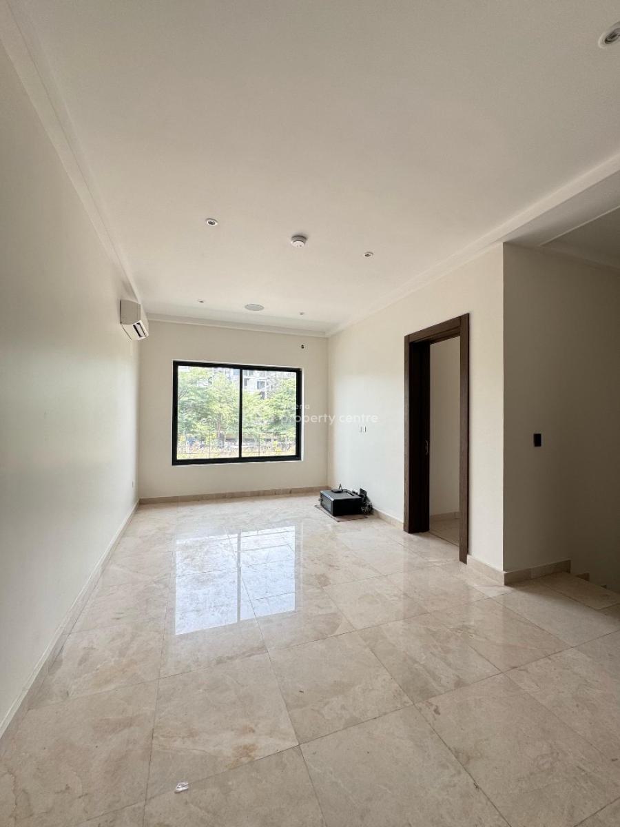 4 Bedroom Maisonette with 2bq, Communal Pool and Gym., Banana Island, Banana Island, Ikoyi, Lagos, Block of Flats for Sale