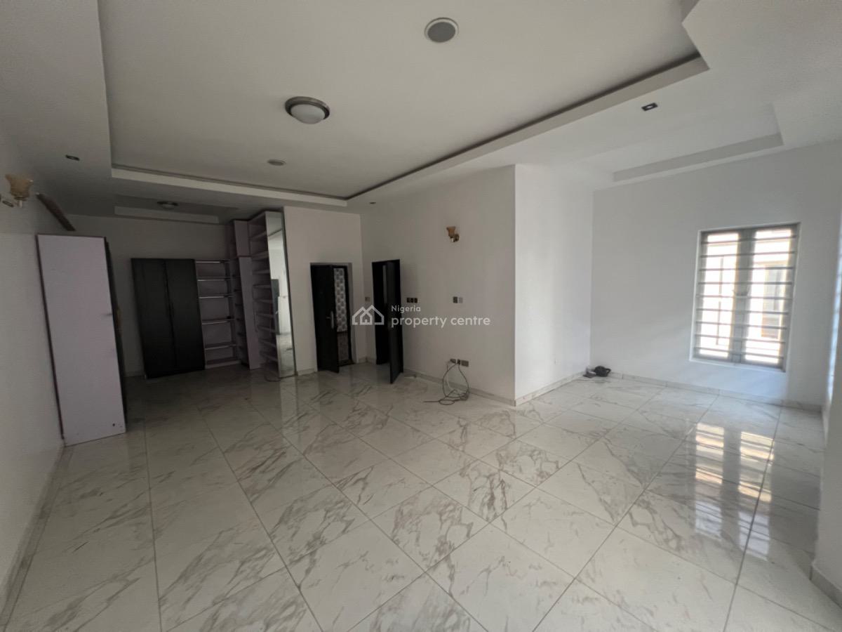 Self Compound 4 Bedroom Semi-detached Duplex with Bq, Chevron, Lekki, Lagos, Semi-detached Duplex for Rent