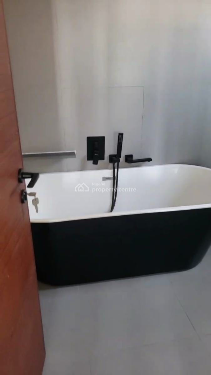 Waterfront 3bedroom Flat Upstairs Ensuite, Off Banana Island Road, Ikoyi, Lagos, Flat / Apartment for Rent