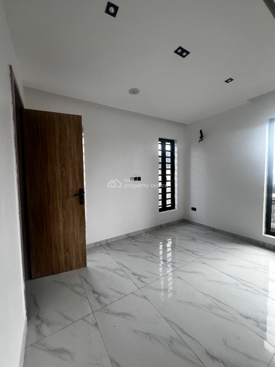 Spacious 2 Bedroom Block of Flat, Chisco, Ikate, Lekki, Lagos, Block of Flats for Sale