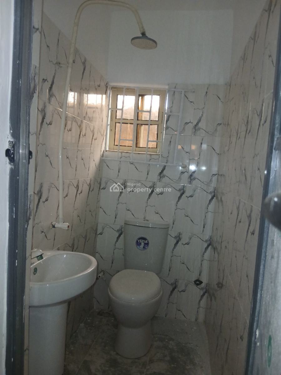 New Sweet Self, Shomolu, Lagos, Self Contain (single Rooms) for Rent