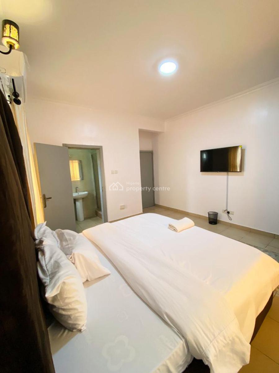 3 Bedrooms Apartment with Top-notch Amenities, Cardogan Estate, Osapa, Lekki, Lagos, Flat / Apartment Short Let